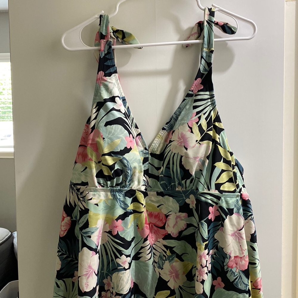 Kona Sol 20W swim suit top